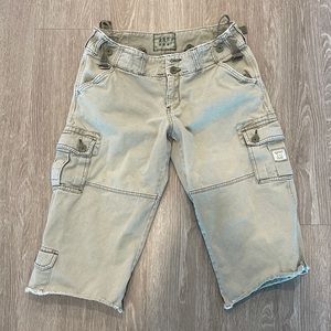 Abercrombie & Fitch Women’s Cargo Capris